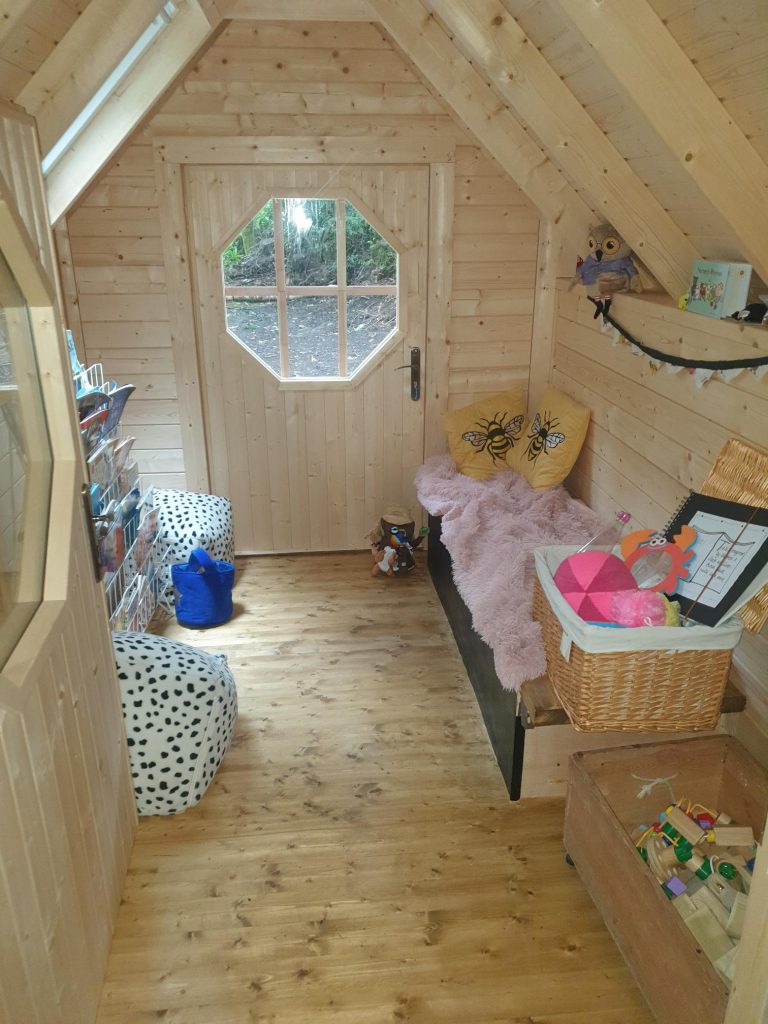 Cosy corner inside the hobbit house